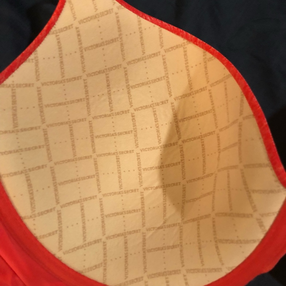 Victoria’s Secret Bra - Picture 6 of 8